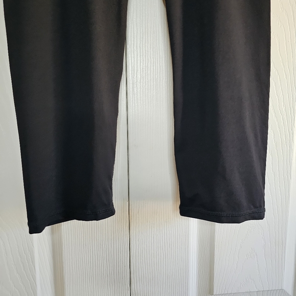 ***3/$30*** Calvin Klein Performance Quick Dry Crop Leggings - Picture 9 of 13